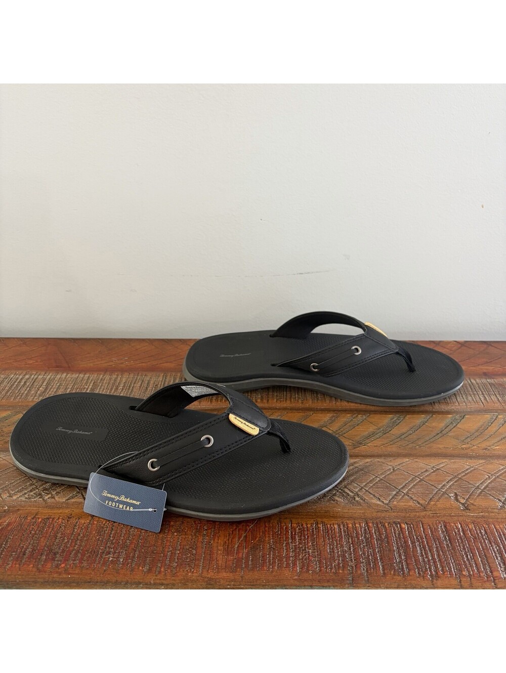 NWT Tommy Bahama Men’s 12 Coast Flip Flops Black Thong Sandals Beach Travel
